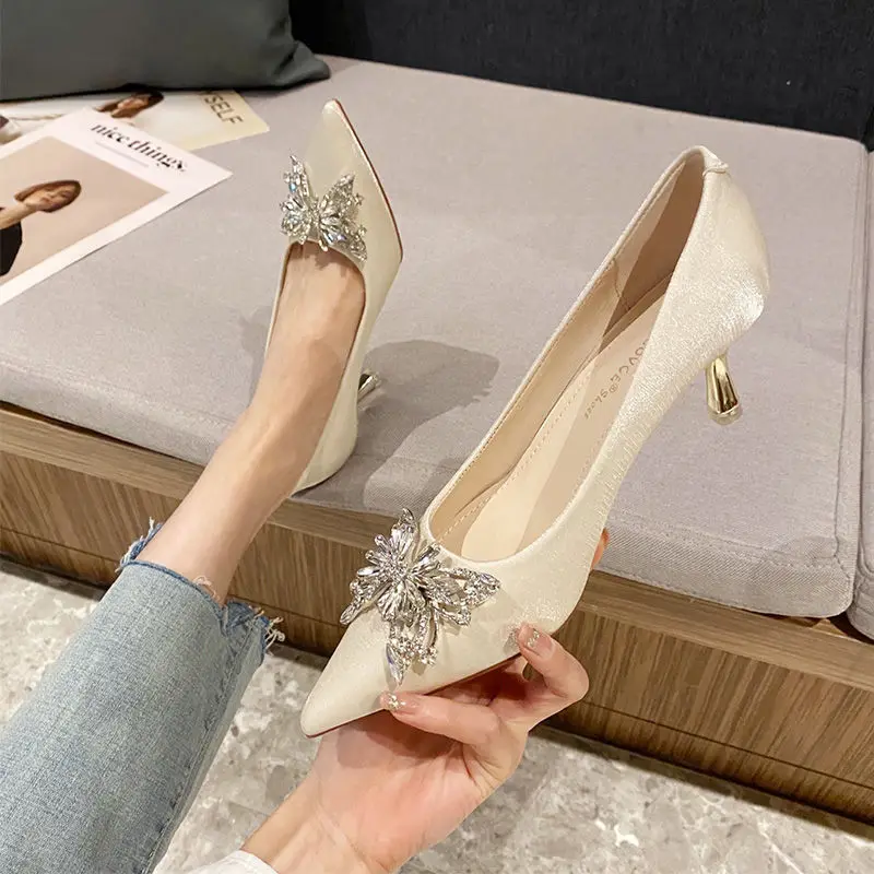 Women Shoes Quick Delivery - أحذية بمقدمة مدببة من حجر الراين