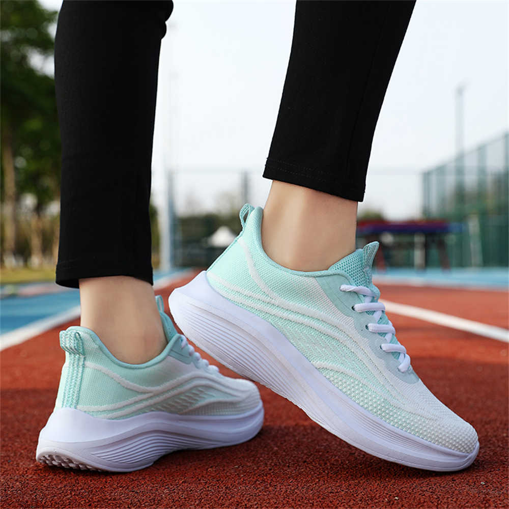 أحذية رياضية نسائية كبيرة الحج - مراجعة Women Shoes Tennis وسعره