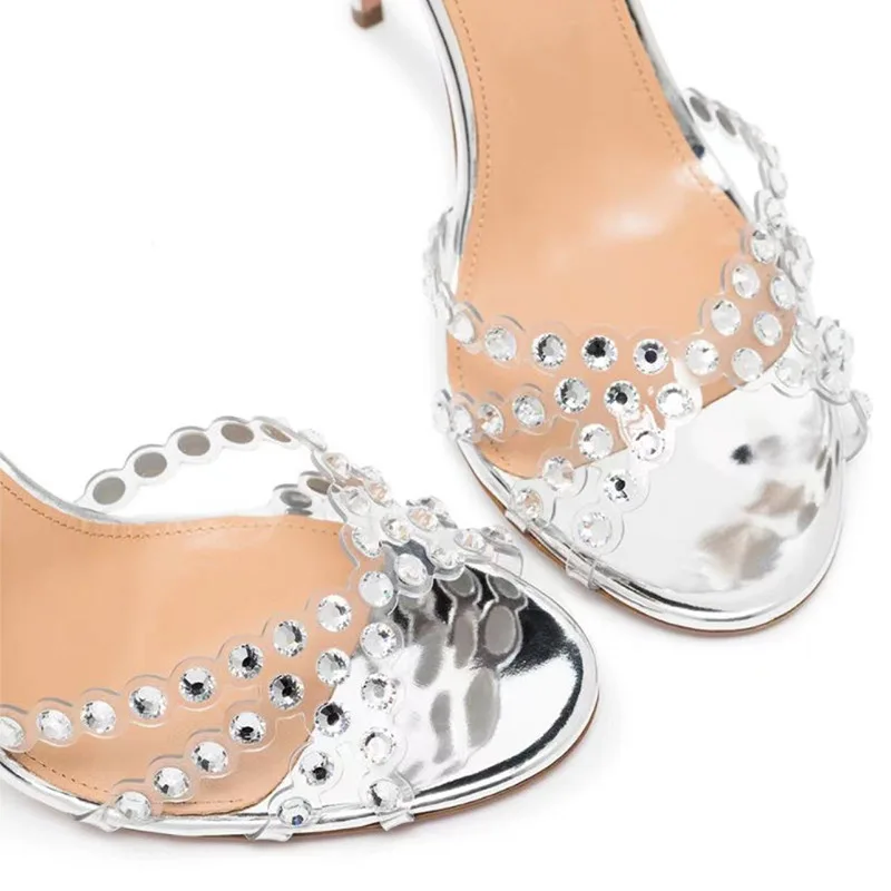 صنادل سوشيالايت بمقاسات كبيرة، - مراجعة Peep Toe Heels وسعره