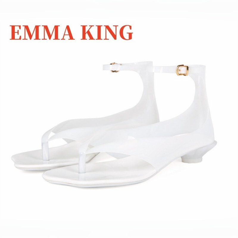 صنادل نسائية شفافة من البولي ف - مراجعة Clear Strap Heel وسعره