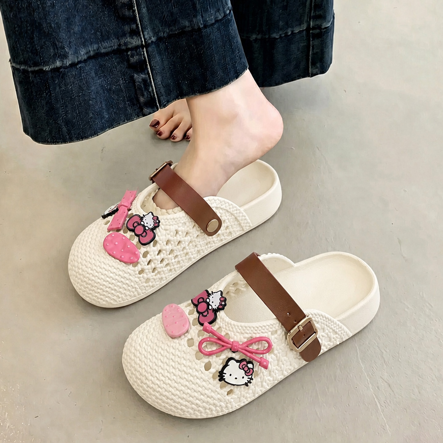 شباشب نسائية صيفية بتصميم مفرغ - مراجعة Women Shoes Model وسعره