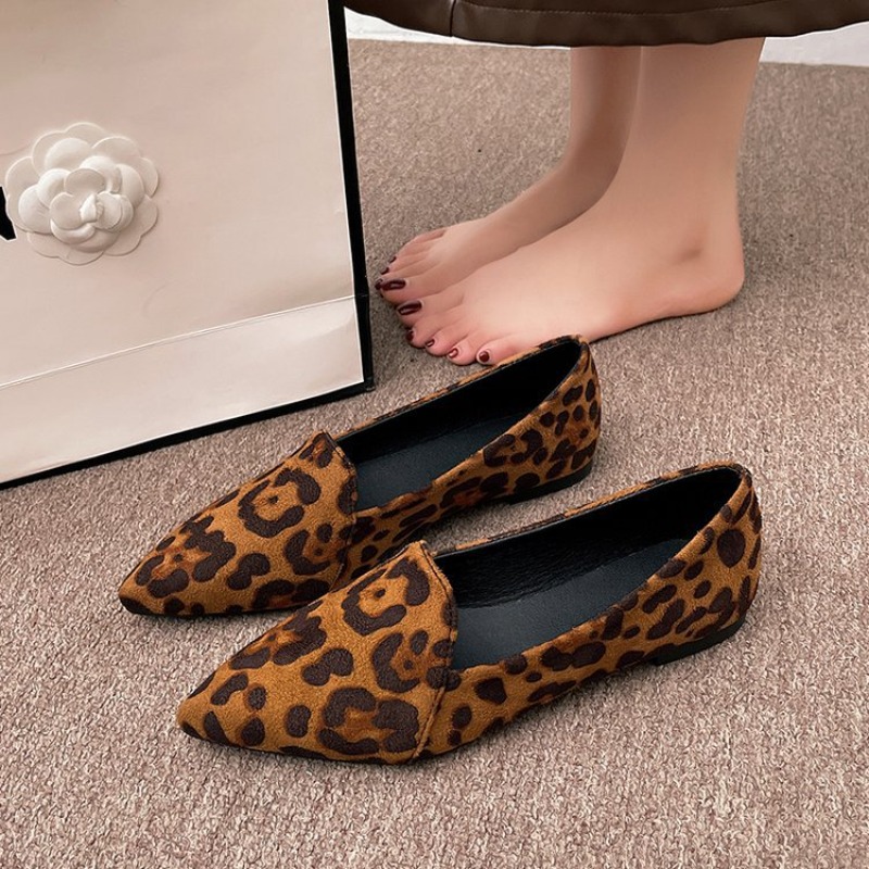 حذاء نسائي مسطح بتصميم مدبب من - مراجعة Pointed Toe Flat وسعره