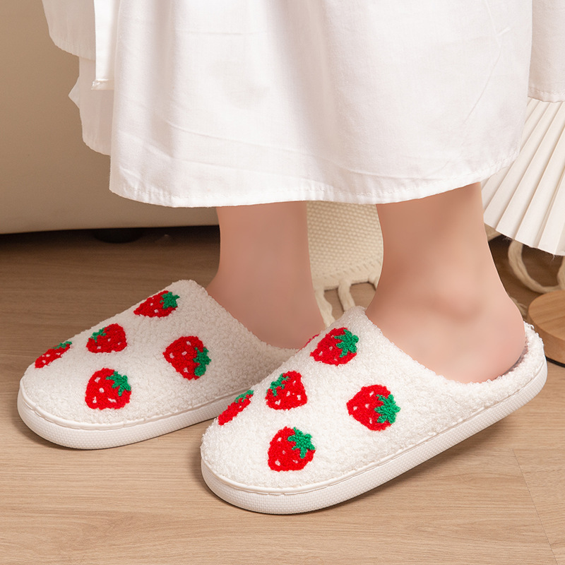 شباشب نسائية بتصميم الفراولة،  - مراجعة Women Shoes Winter وسعره